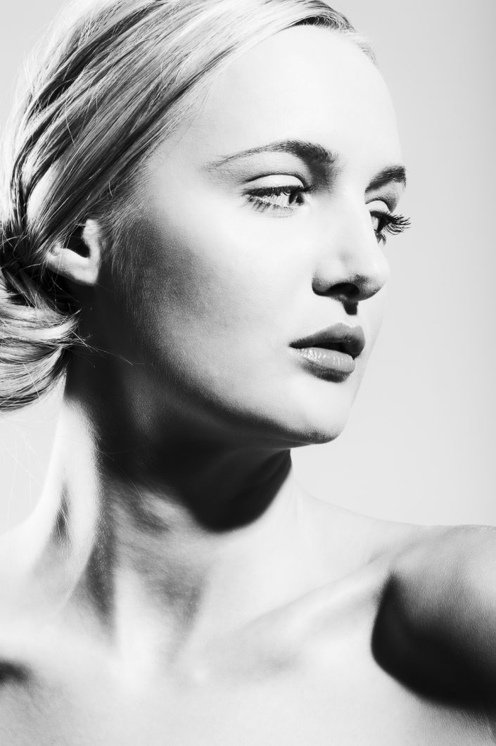 Model: Linda Pfeiffer; MUA(H): Nina Poldner